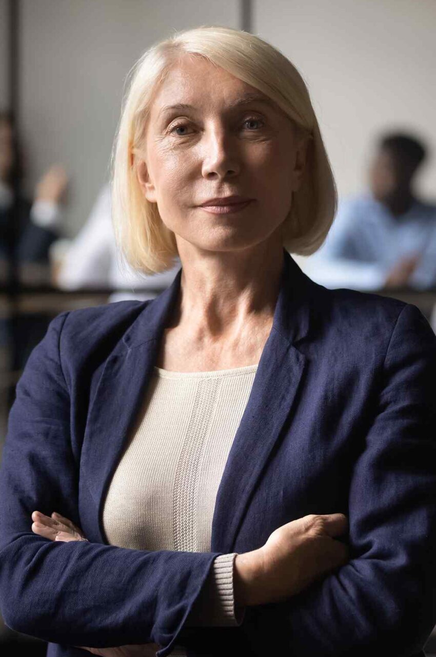 https://studyinswitzerland.net/wp-content/uploads/2019/02/team_04-850x1280.jpg
