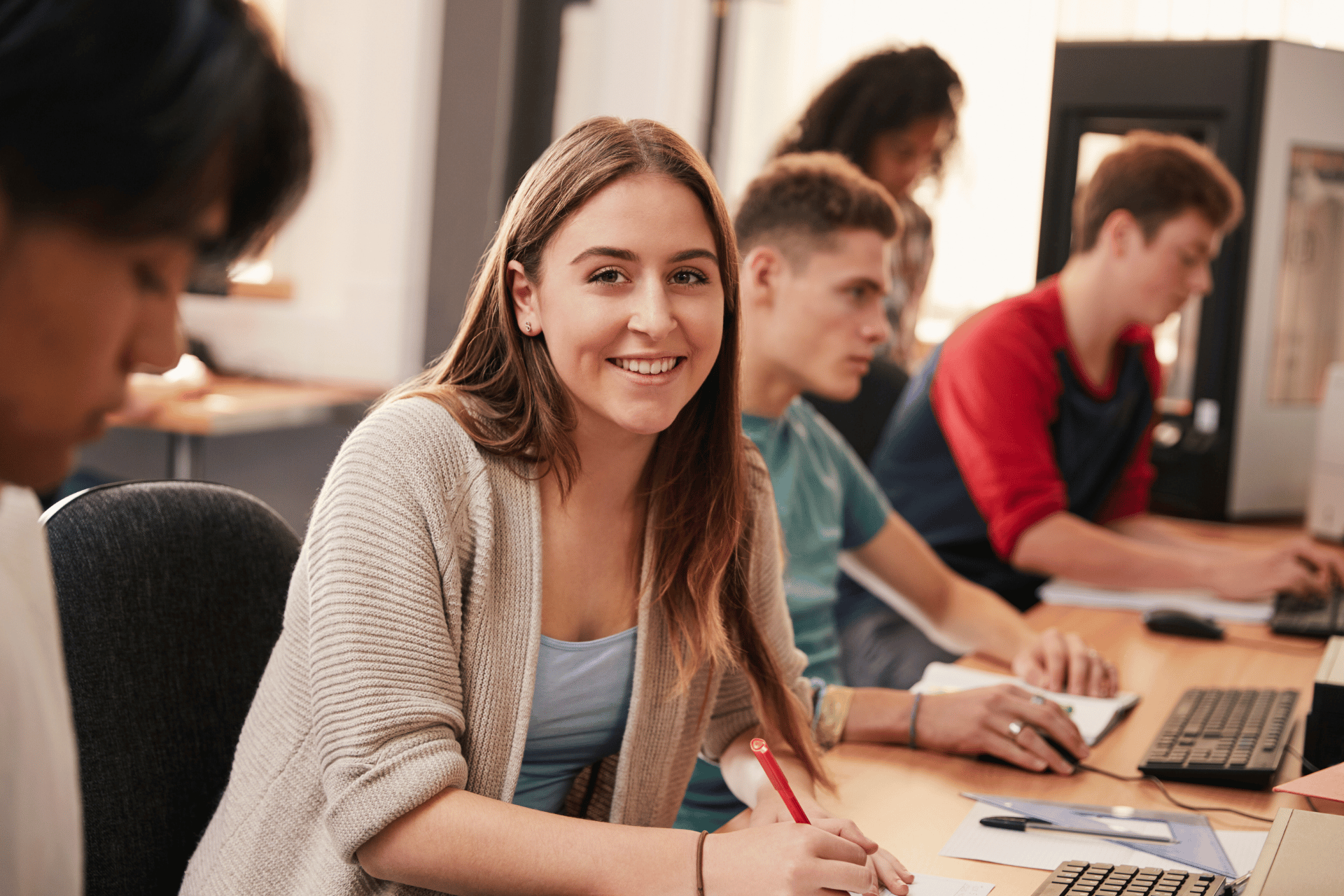 2 https://studyinswitzerland.net/wp-content/uploads/2025/12/2-4.png